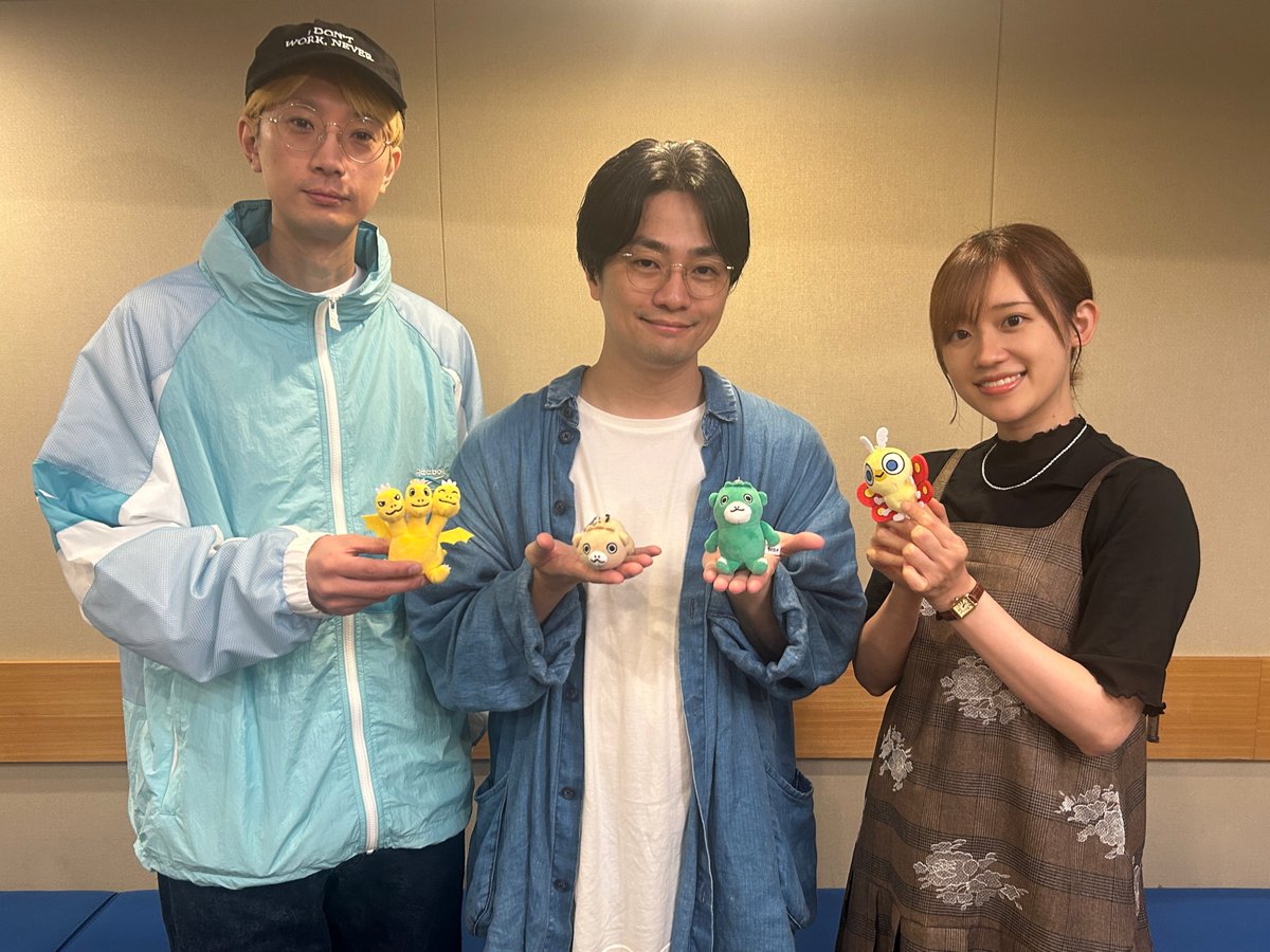 chibigodzi's tweet photo. 📸『ちびゴジラの逆襲』収録現場写真を公開！📸
超豪華声優陣の特別ショットをお届けいたします✨

ちびゴジラ役：福山潤さん
ちびギドラ役：江口拓也さん
ちびモスラ役：高橋李依さん

楽しげな収録の成果は本編でチェックしてね！🔍
#ちびゴジラ #ちびゴジラの逆襲 #ゴジラ #Godzill ＃福山潤 ＃江口拓也 ＃高橋李依