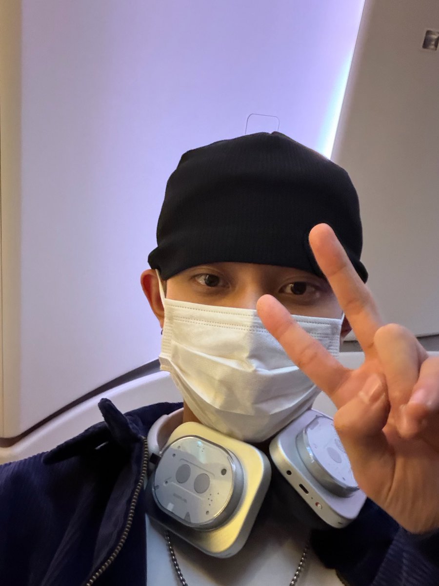 terjemahinRYUL's tweet photo. 261002 💌 10.13 PM KST

🌰 Lesgooo Jerman
🌰 Gue otw Jerman
🌰 Im going to Germany guys
🌰 🇩🇪🇩🇪
🌰 Untuk pertama kalinya
🌰 Excited banget
🌰 [+1 📸]
🌰 Sampai ketemu di Jerman
🌰 Mari kita tur

#률 #RYUL #롱샷 #LNGSHOT https://t.co/l5rCxrzNwI