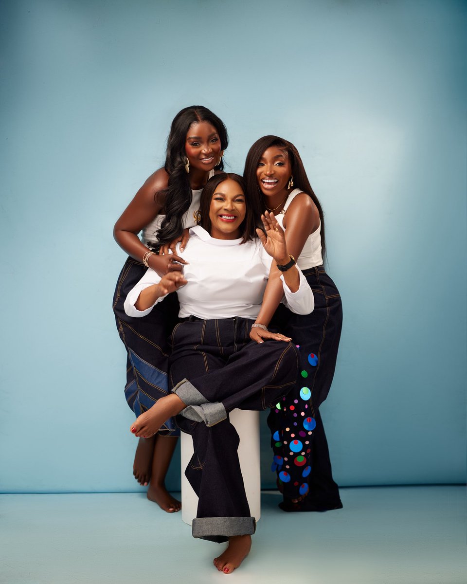 dadaomowunmi's tweet photo. It’s OUR BIRTHDAY 🎂 🎊💃🏽🎉

#tinamba #tolubally https://t.co/ZwvxCMpEIq