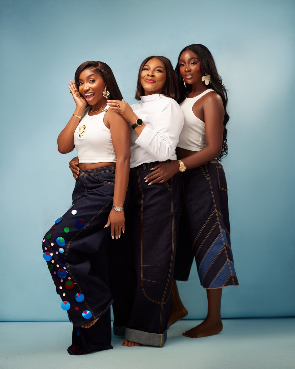 dadaomowunmi's tweet photo. It’s OUR BIRTHDAY 🎂 🎊💃🏽🎉

#tinamba #tolubally https://t.co/ZwvxCMpEIq