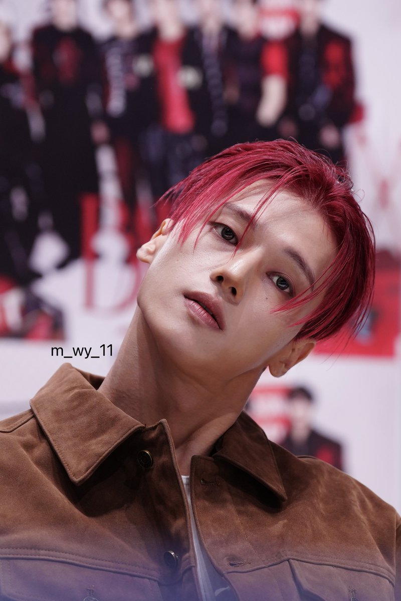 m_wy_11's tweet photo. 261002 BAD 団体サイン会 Japan fansign

WY said "I'm Red-Haired Shanks"

#ATEEZ  #우영  #WOOYOUNG #ウヨン #에이티즈 https://t.co/knAFtDHQR9