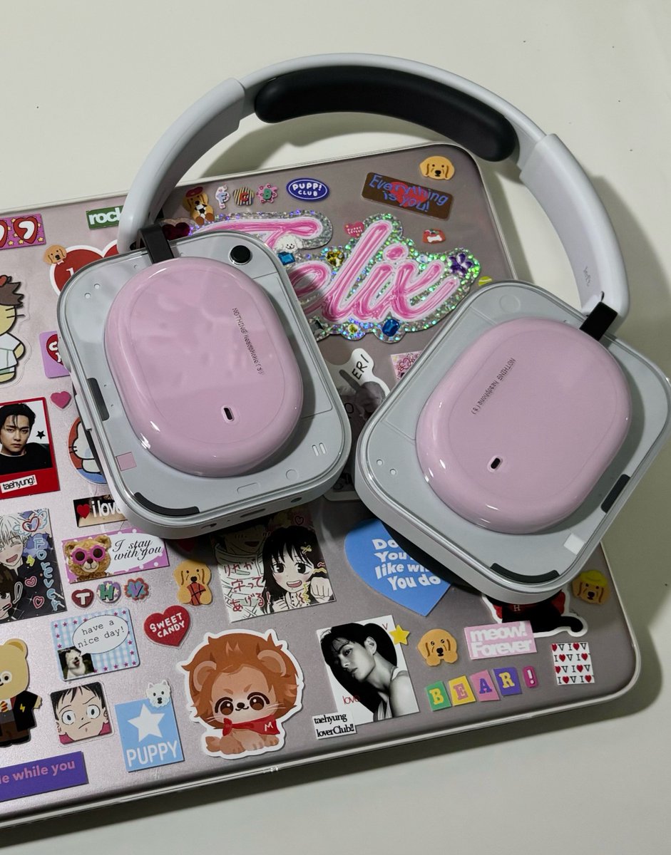 notbibibarbie's tweet photo. สำหรับใครที่ลังเลจะซื้อหูฟังแทฮยอง ไม่ต้องลังเลทุกคน เพราะของจริงคือน่ารักมาก 🥹🩷 https://t.co/zb9Hn9Dx5x