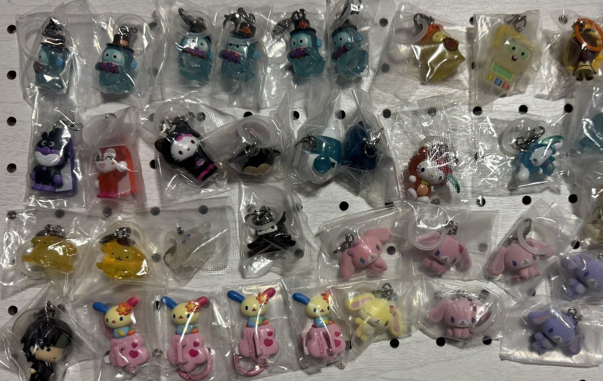 beryl59brl's tweet photo. 【交換/譲渡】ガチャガチャ めじるしアクセサリー サンリオ アンパンマン ツムツム ヒスミニ

譲：画像の物

求：定価(＋送料)

都内手渡し、郵送
1、2枚目ご希望の方は3枚目から抱き合わせ多い方優先
PayPay可、お品物代先払い
お心あたりございましたらお声掛け下さい https://t.co/L197fR9y3F