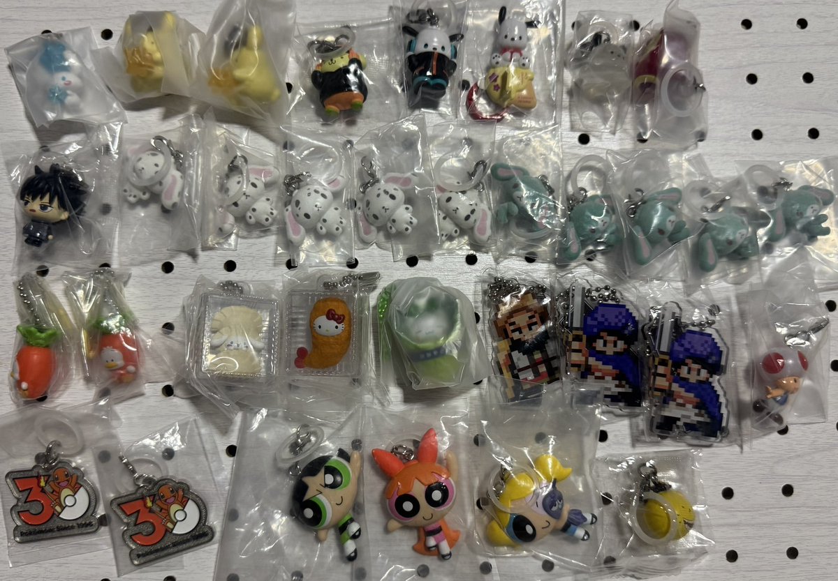 beryl59brl's tweet photo. 【交換/譲渡】ガチャガチャ めじるしアクセサリー サンリオ アンパンマン ツムツム ヒスミニ

譲：画像の物

求：定価(＋送料)

都内手渡し、郵送
1、2枚目ご希望の方は3枚目から抱き合わせ多い方優先
PayPay可、お品物代先払い
お心あたりございましたらお声掛け下さい https://t.co/L197fR9y3F
