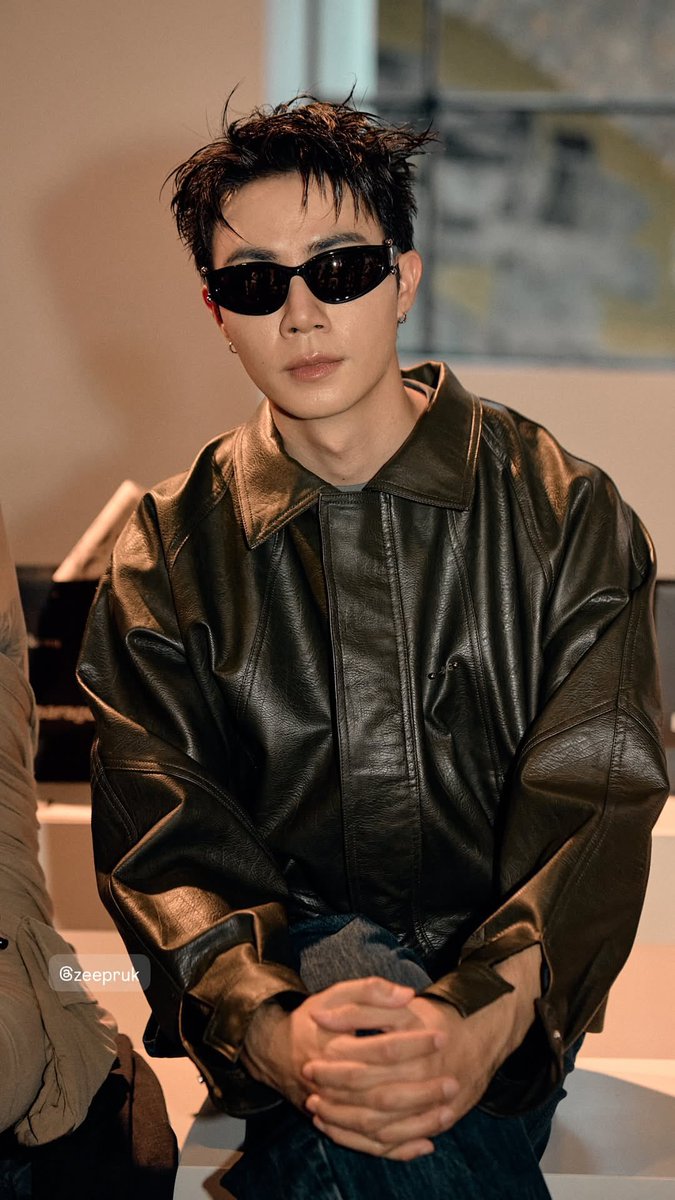 ZeePruk_OFC's tweet photo. [ IGS : kocca_fashion ]

😎✨

ZEEPRUK PFW 2027
#ConceptKoreaXZeePruk

#BONBOM 
#ASPARAGUS
#KOCCA 
#ConceptKorea
@zee_pruk #ZeePruk https://t.co/euOHBeKgit