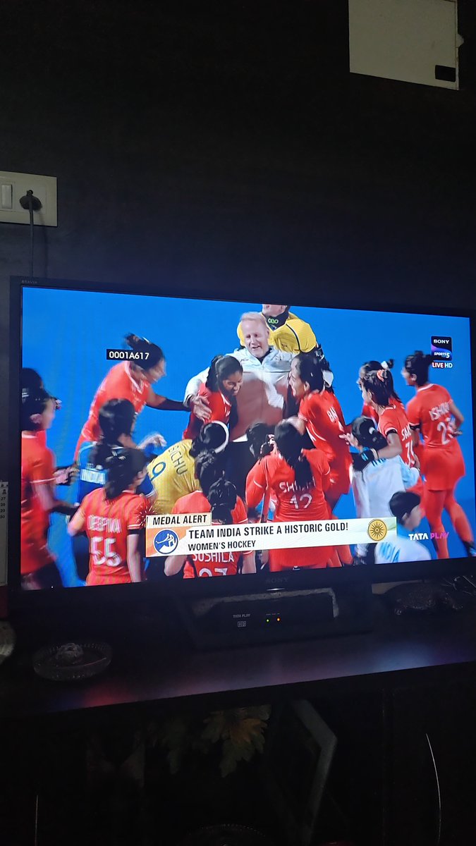 Sindhusuta57's tweet photo. 2nd Oct couldn't have been better!

What a match!
Historic gold after 44 years!

Congratulations to our women's team🥳
Absolutely brilliant defence! 
#proud_moment
#hockeyIndia
#BharatKiBeti https://t.co/mGmSKTlQyk