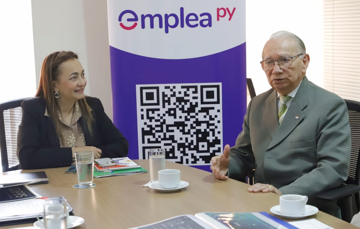 MTESS_PY's tweet photo. #EmpleaPy| Oportunidades para ampliar la capacitación laboral

Autoridades del Ministerio de Trabajo mantuvieron una reunión con representantes del Estudio Jurídico Altamirano y Asociados, en el marco de un interés por fortalecer la formación de personas y facilitar su inserción en el mercado de trabajo, en alianza con una empresa internacional especializada en el rubro.  

Durante el encuentro, liderado por la viceministra de Empleo, @veronicalopezb2, las partes intercambiaron ideas sobre posibles mecanismos de articulación y cooperación para ampliar las oportunidades de capacitación y empleo.