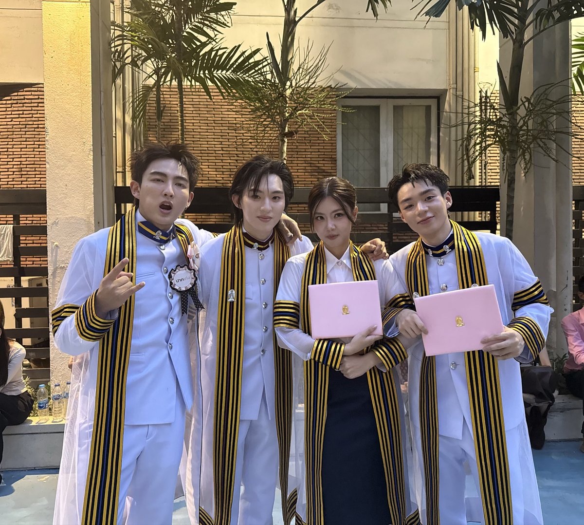kongjiro_'s tweet photo. ขอรวบเลยละกัน congrats kub
@heartchuthiwat @natty_ntm @pj_mahidol https://t.co/PeFNjLYB5P