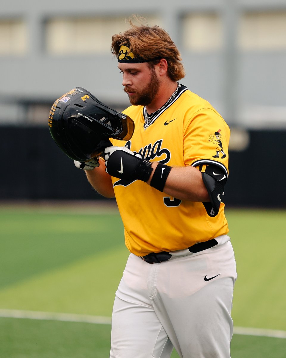 UIBaseball's tweet photo. Back to it! 

🆚 Kirkwood CC
⏰ 4 p.m.
📍 Cedar Rapids, Iowa
🏟️ Veterans Memorial Stadium
🎟️ https://t.co/0HYawEpl5T https://t.co/oraIRPNkTj