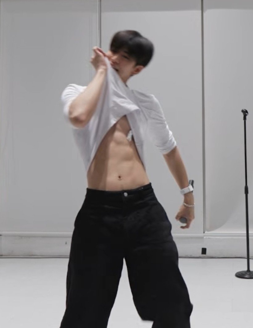 iAhNeul's tweet photo. หน้าเป้อคือรีแอคแทนนี่ไปหมดแล้ว 5555555555555555555555555555

#JINWOOKkim #COPPERdechawat
#BUS_LIGHTASONE https://t.co/ecaCk8Ej9i