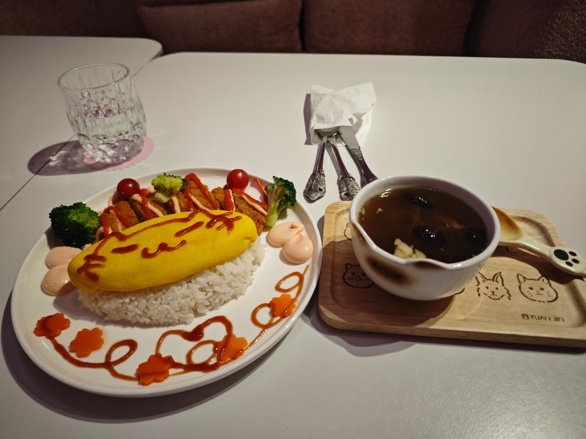 NightGuesser's tweet photo. 今日份的女仆咖啡屋~

#MaidCafe https://t.co/xghFEwRcTz