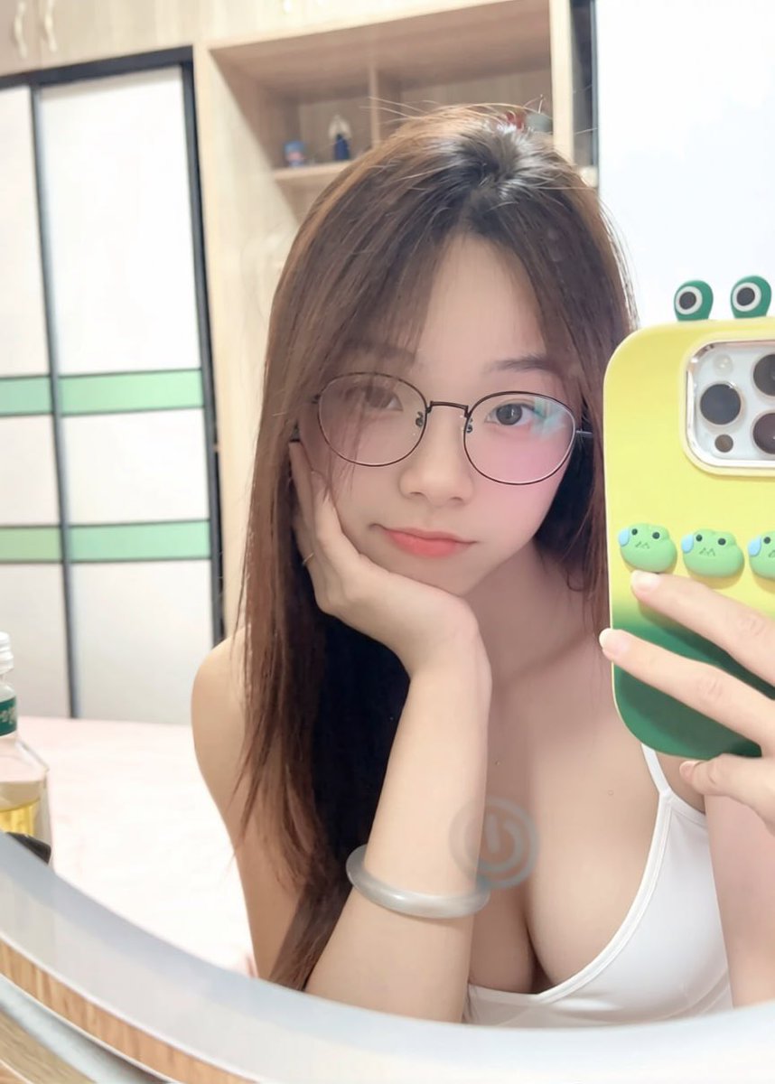 Yusrul13's tweet photo. 嗨❤️ https://t.co/eCyTv9geaj