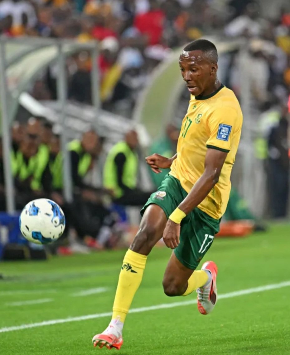 InnocentKhabz's tweet photo. Hearing now according to someone close to him is telling me now that he (Mokwana) still looking for options but he wants a Chiefs move if they can pay him better as they promised him.. Summary he wants to play for Chiefs this season if they can accommodate him he's clear👀👀🌶️🌶️ https://t.co/MabcPphJao