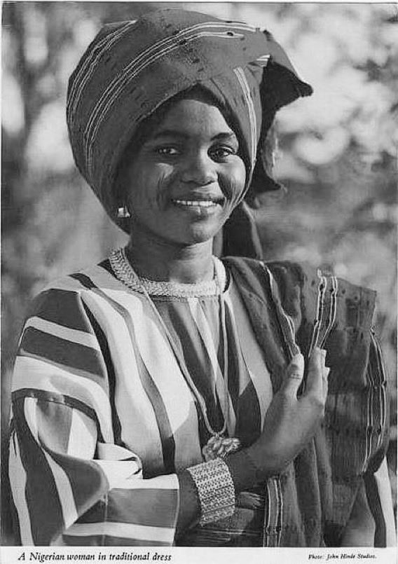 paxyoruba's tweet photo. GÈLÈ.

Frame One: 🇧🇷Brazilian Yoruba Woman from Bahia Rocking the Gèlè, Pele, Ìró and Bùbá of the Culture-1800s. 

Frame Two: 🇳🇬Nigerian Yoruba Lady Rocking the Gèlè, Pele, Ìró and Bùbá of the Culture-1900s.

Two Continents, one culture. https://t.co/CZ2vx39kwh