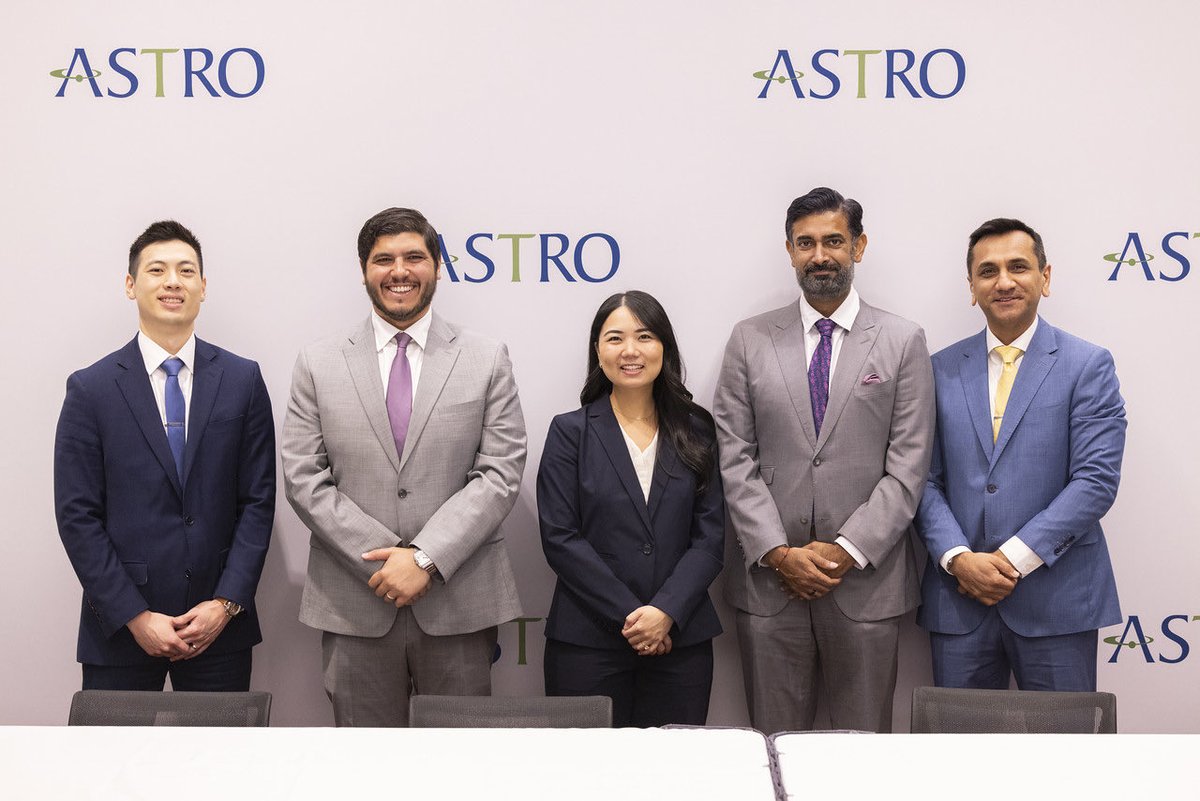 ShannonJiangMD's tweet photo. So awesome and thankful to be part of the @ASTRO_org press program a second year in a row! Presented on our study which found that omission of radiation is linked to lower endocrine therapy adherence in early stage breast cancer. @SitemanCenter @WashUMedRadOnc @washumedicine https://t.co/KIwVVBR9G5