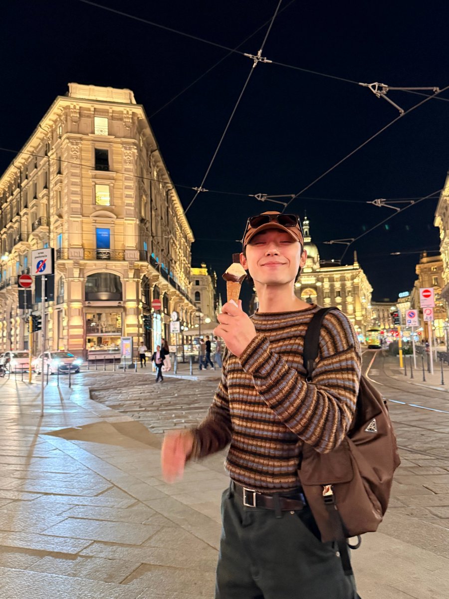 blueskypallette's tweet photo. Coffee date by day ☕️
Ice cream date by night 🍦 https://t.co/E58Gagt0Fv