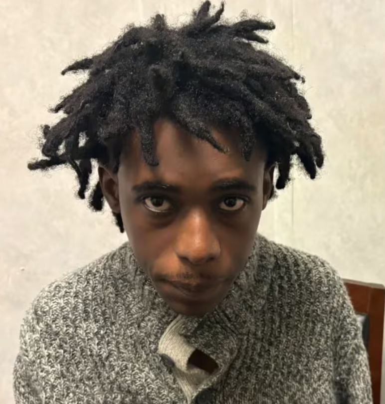Kentuckygirl1's tweet photo. South Carolina gave a man charged with attempted murder a $15,000 bond and an ankle monitor. 

That's it. 

Police say he used that freedom to stab a man to death, then cut the monitor off.

Jaylon Holmes, 18, of Columbia:

- Sept 2025: charged with attempted murder and a weapons charge at age 17.

- Released on a $15,000 bond with an ankle monitor.

- Sept 29, 2026: police say he stabbed a man to death on Moonglo Circle.

- Then he allegedly cut off his monitor and hid in a storage room until police found him.

He's now charged with murder and possession of a weapon during a violent crime, and he's waiting on a bond hearing.

Read that last part again. 

A man charged with murder, while out on bond for attempted murder, is getting another bond hearing.

An ankle monitor doesn't stop anyone. 

It just tells you where the body is.