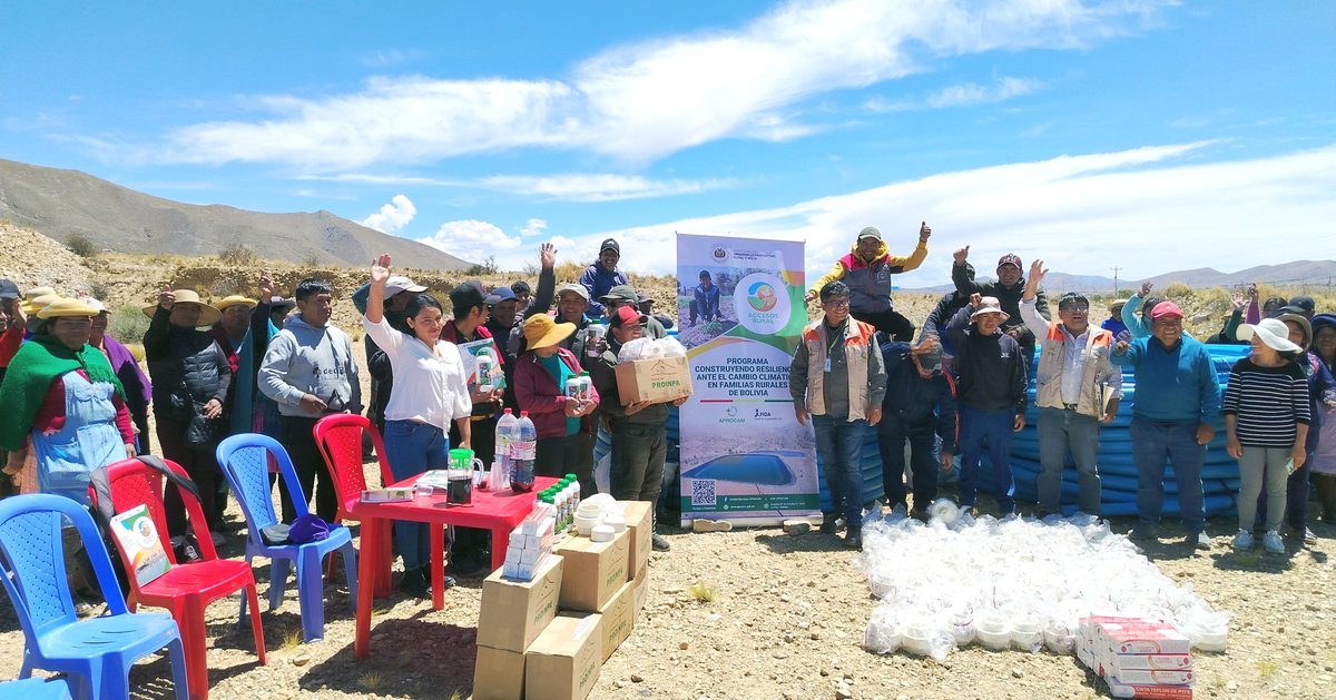 UE_APROCAM's tweet photo. Ministerio de Producción Sostenible fortalece la producción de haba y el acceso al agua en el municipio de El Puente
𝙇𝙚𝙚𝙧 𝙡𝙖 𝙣𝙤𝙩𝙖:👇https://t.co/2iUEhtNsTQ https://t.co/sFQFSDq5X0