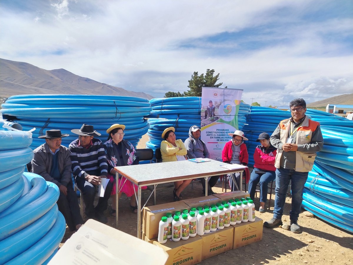 UE_APROCAM's tweet photo. Ministerio de Producción Sostenible fortalece la producción de haba y el acceso al agua en el municipio de El Puente
𝙇𝙚𝙚𝙧 𝙡𝙖 𝙣𝙤𝙩𝙖:👇https://t.co/2iUEhtNsTQ https://t.co/sFQFSDq5X0