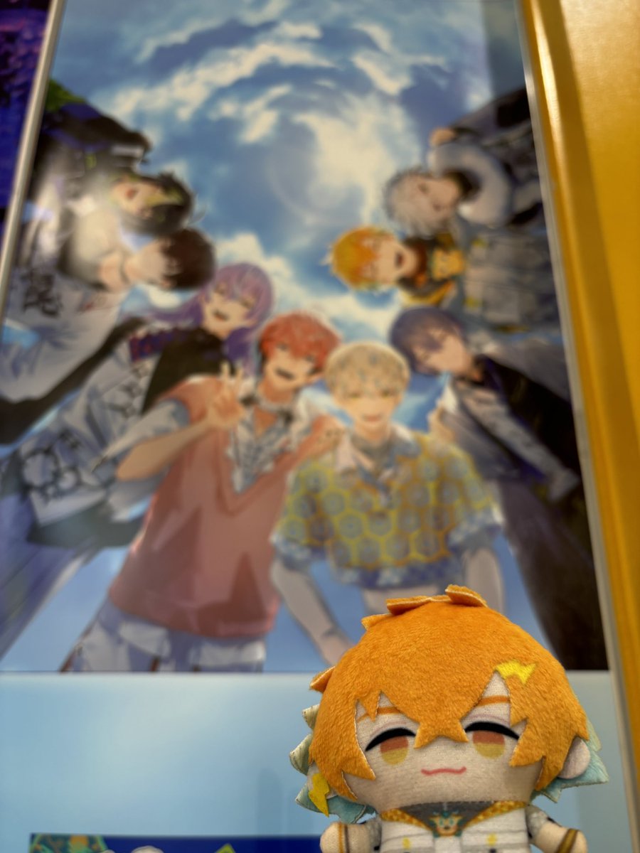 pomechandane's tweet photo. もう気づいたら1週間後なので相互さんで現地行かれる方ALTみてね 
ポスターと一緒に撮ったうさみ添えときます https://t.co/kl7q3gNwIE