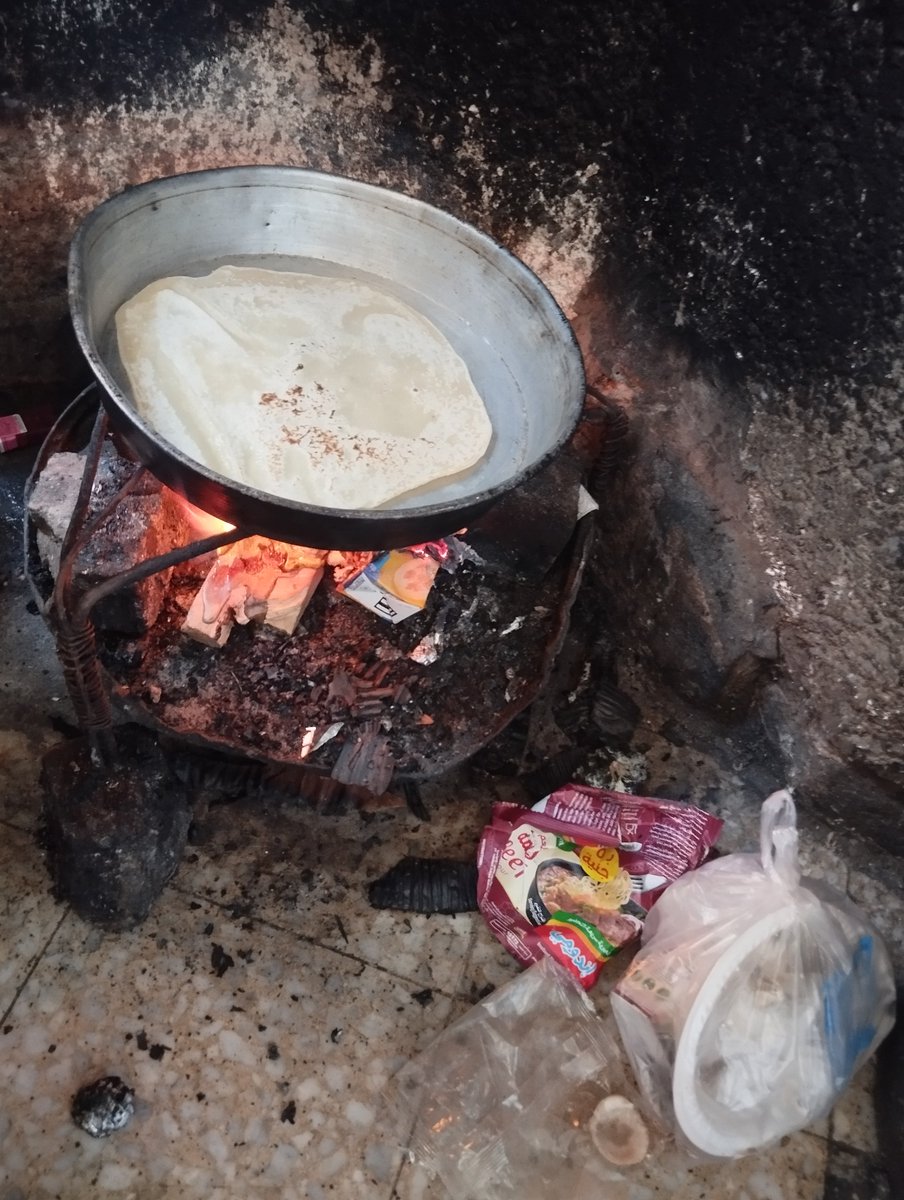 Alaaayadhuoc's tweet photo. Please, help us save 5 people without a mother or father, including a sick person. We only need $300 to ease our accumulated debts and provide our basic needs. Any help, no matter how small, means so much to us. 🙏❤️https://t.co/rXRTzup95K
@oliveegirl @ireallyhateyou https://t.co/xpN4oWHuP9