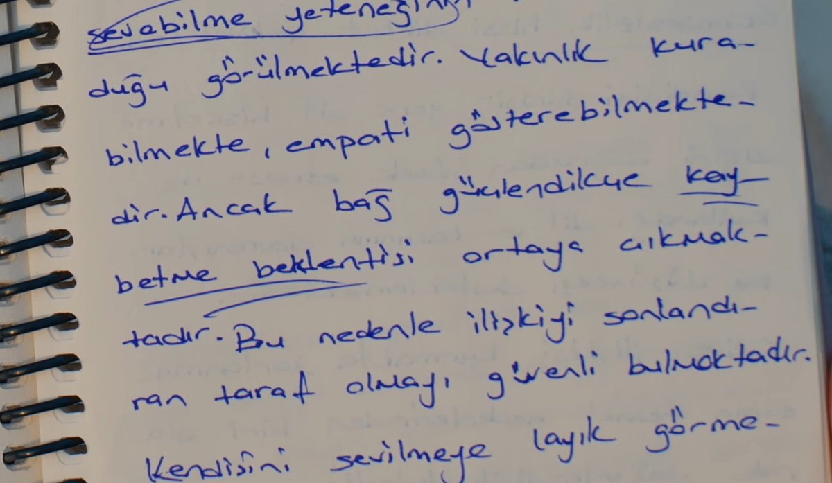 youslale's tweet photo. teodemi anlatmak için 3saatlik bi bölüm ayirmişlar nasil hâlâ böyle diyorsunuz anlamadim.. 
- uzak durma = savunma mekanizmi 
- bağ güçlendikçe= ilişki sonlandiran taraf olmasi 
o yuzden hep vazgeçen teo oldu leyla bi iletişim kurmaya çalışsa ya yüzüne+ https://t.co/WwEZqc5uB4