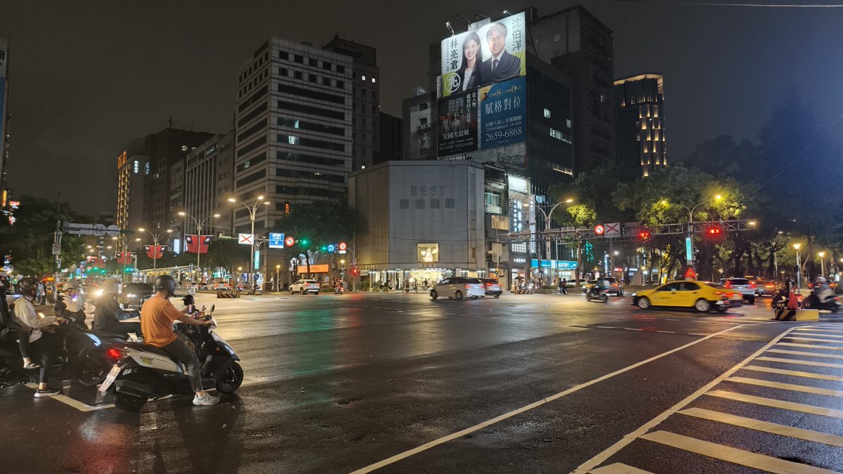 Shalel's tweet photo. ここはバイクの街台湾… https://t.co/cYX8CT8D4f