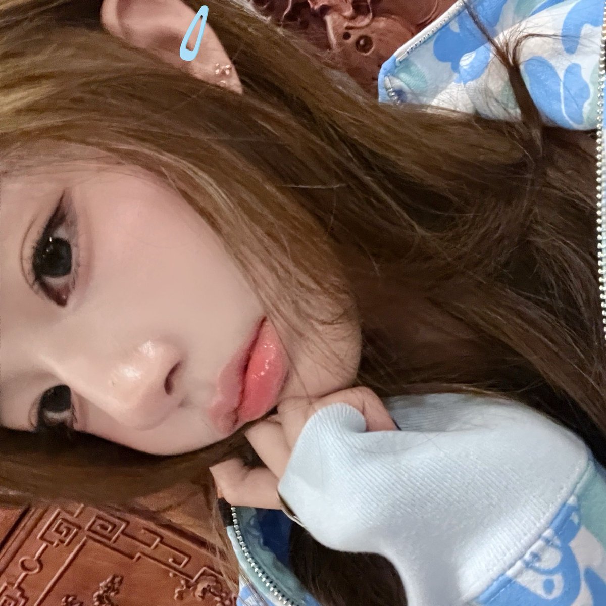gapyeonghaus's tweet photo. [261002]
#tripleS Xinyu COSMO Talk update 🦊 

#Xinyu #신위 #シンウィー https://t.co/NMENYs833L