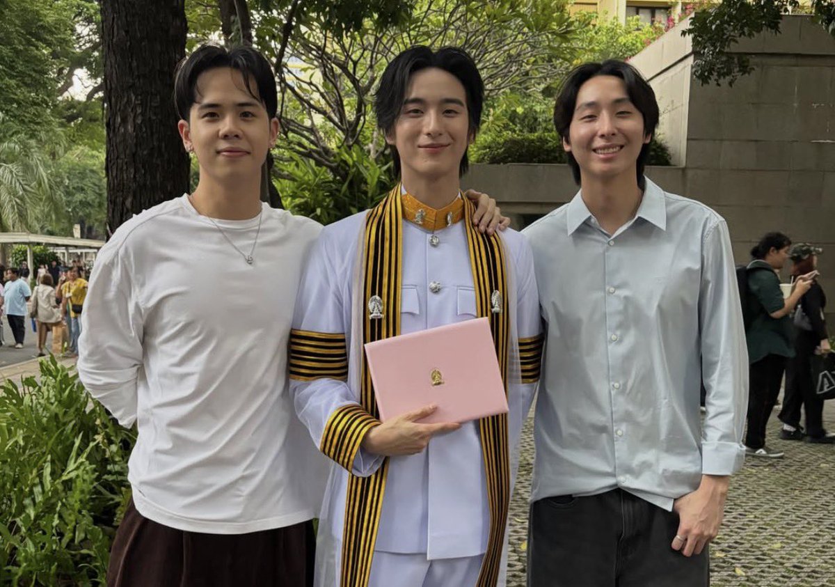 lllaelll's tweet photo. แม่ของน้องแทดลง ลูกอ้วมมม 
ตัวเท่ากันหมดเลย น่ารักคูณสาม 😁 

#TadATLAS #MUON https://t.co/0lnLo4gpy8