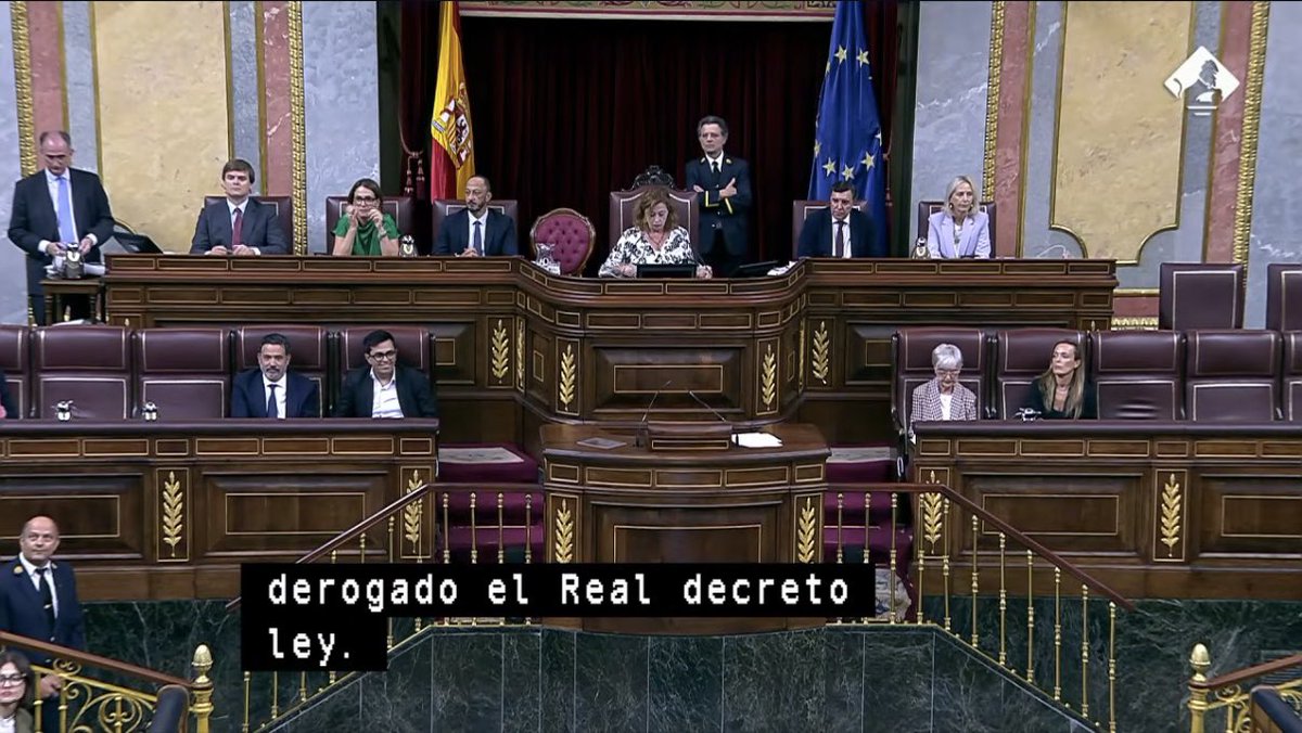 JavierSanz's tweet photo. Se está quedando buena tarde. DEROGADO. Convoquen elecciones y que hable el pueblo si les gusta la democracia https://t.co/gqbJXCd14n