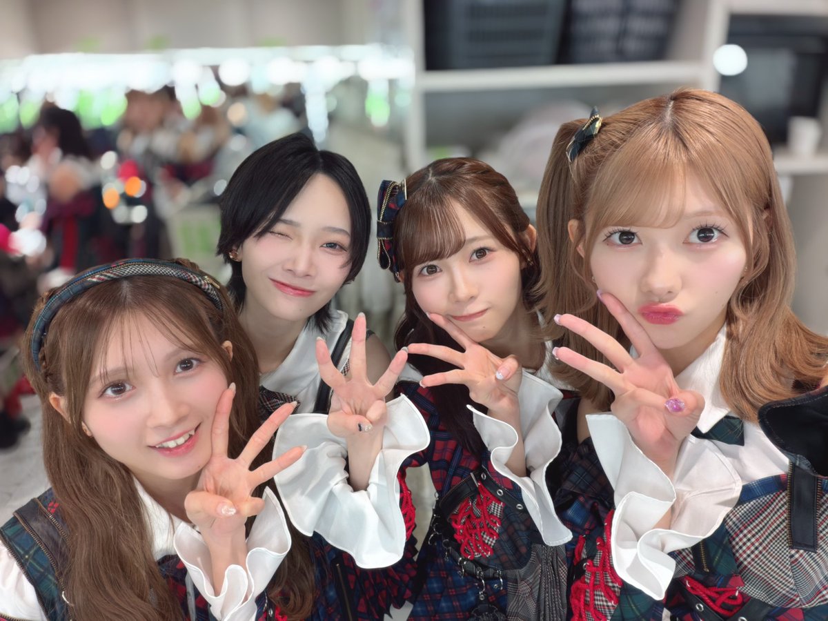 erii_20031027's tweet photo. 同い年多くて嬉しかった！☘️
系統みんなバラバラだね😉

03line （04）❤︎❤︎ https://t.co/OCaensrwp0