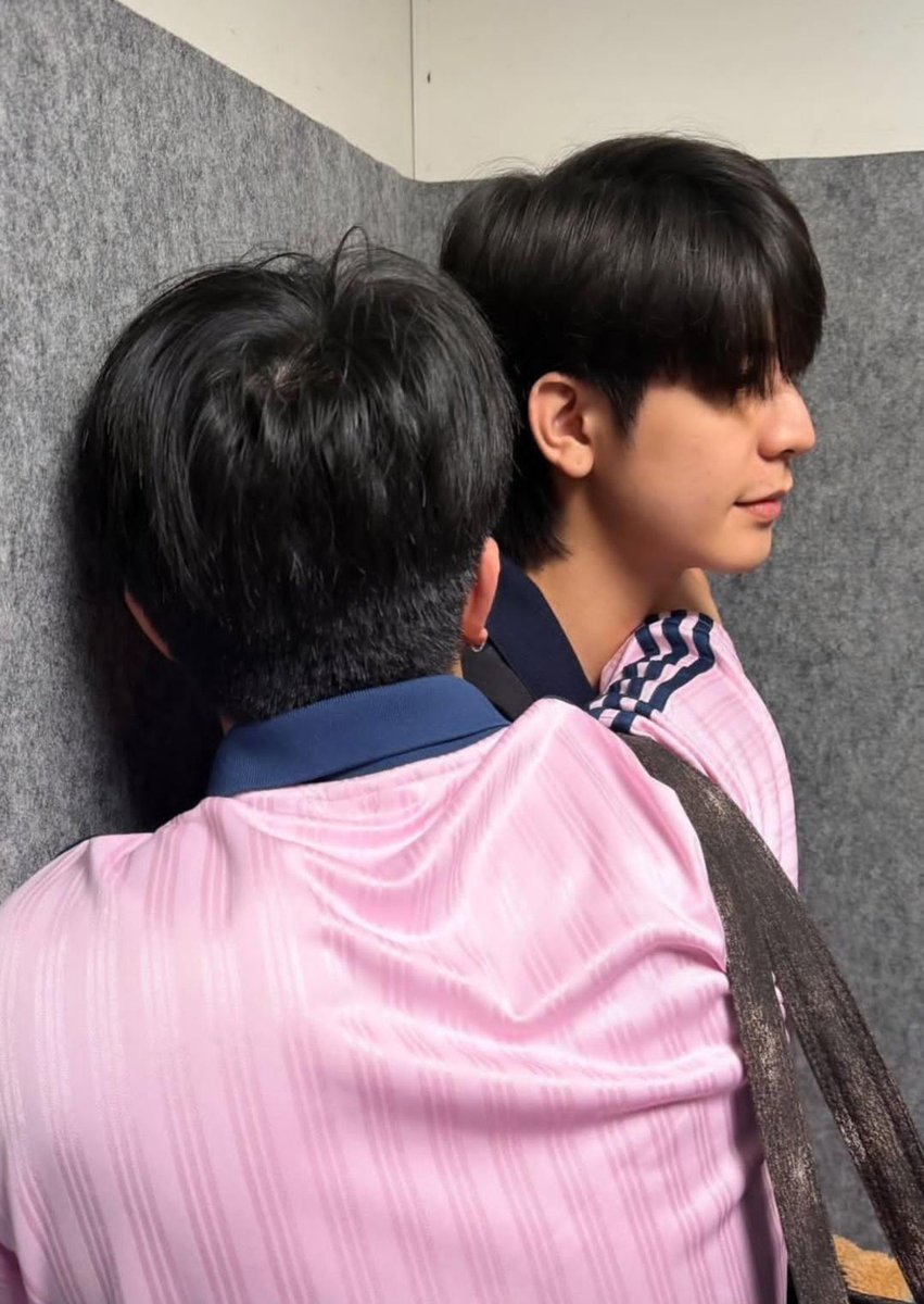 jedwonni's tweet photo. ถ้าไม่มีพี่ฟลุ๊ค ด้อมเราจะอยู่ยังงัย แล้วรูปมู้ดดีทุกรูป 😭😭🙏🏻🙏🏻🙏🏻 https://t.co/KSqXhNHVCZ