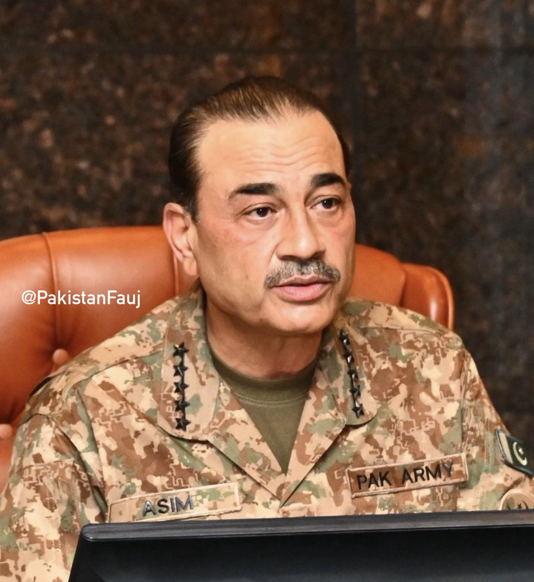 PakistanFauj's tweet photo. Field Marshal Syed Asim Munir COAS & CDF of Pakistan and Corps Commanders Conference, warns those attempting to destabilise the country! ⚠️

🟥Any  attempt to create 9 May like situation, on any pretext whatsoever, will be dealt with decisive force and rule of law, without hesitation and discrimination.