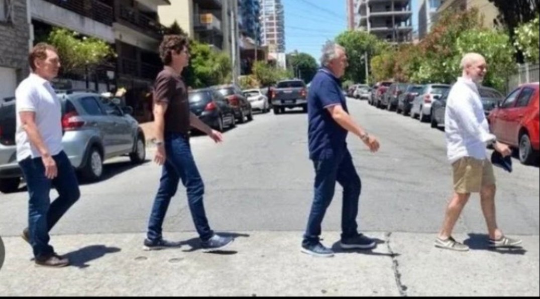 cositopolitico's tweet photo. Quien es el último caminando con Larreta y ahora es mileista?
MEMORIA https://t.co/2fbjrqxhvp