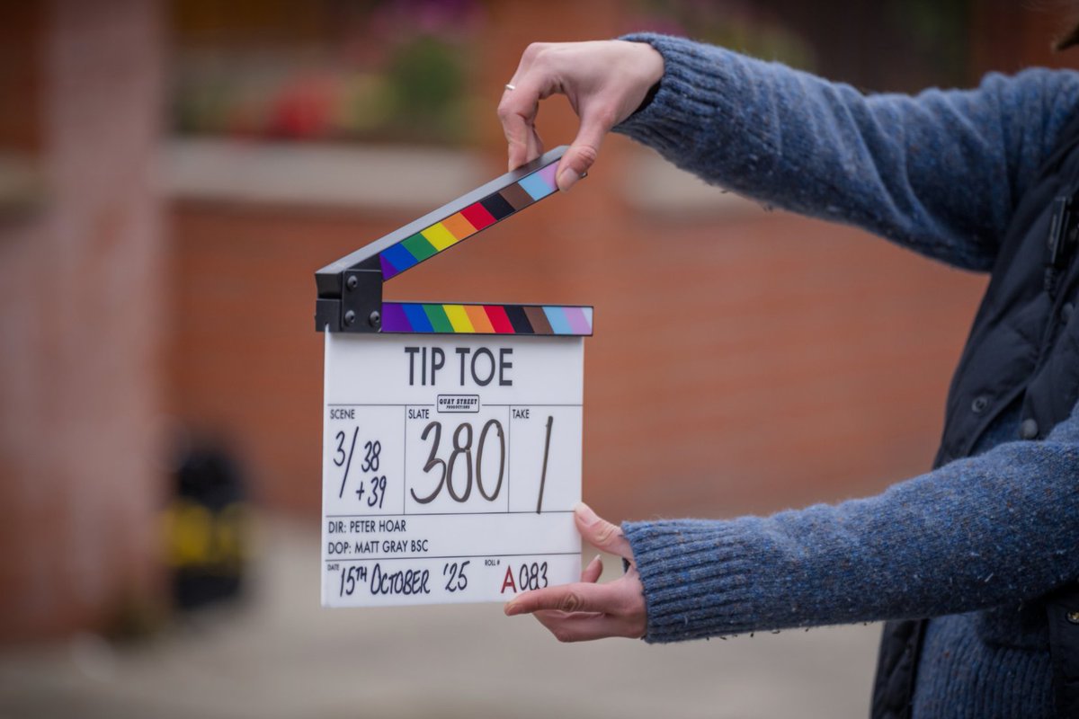 itvstudios's tweet photo. A look BTS of Tip Toe as it arrives in the US today 🇺🇸

When the world around them grows more divided, tensions between neighbours Leo and Clive turn into something far more dangerous.

Tonight | 9:05pm | STARZ.

Produced by Quay Street Productions, part of ITV Studios. https://t.co/aY87M8CiQO