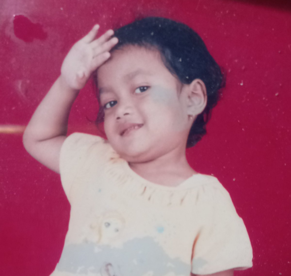 glitterskysell's tweet photo. little me              &amp;               my little bias

(dua-duanya dark system cik😹💔) https://t.co/t5WKKJ7CiE