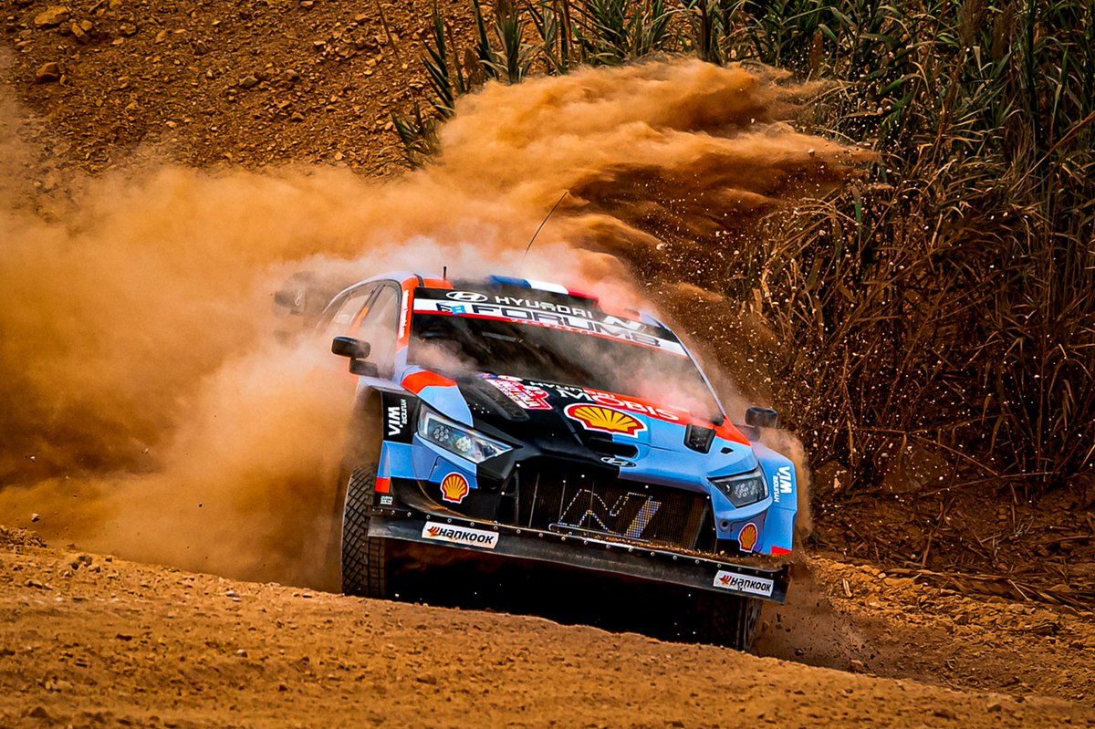 OfficialWRC's tweet photo. Times for SS5 at @Rally_d_Italia ⏱️

1️⃣ @AdrienFourmaux 15:03.7
2️⃣ @ThierryNeuville +3.6
3️⃣ @DaniSordo +4.5

Live Updates: https://t.co/GCSH5z2WkY

#WRC | #RallyItaliaSardegna 🇮🇹 https://t.co/YfI2UHOiL2