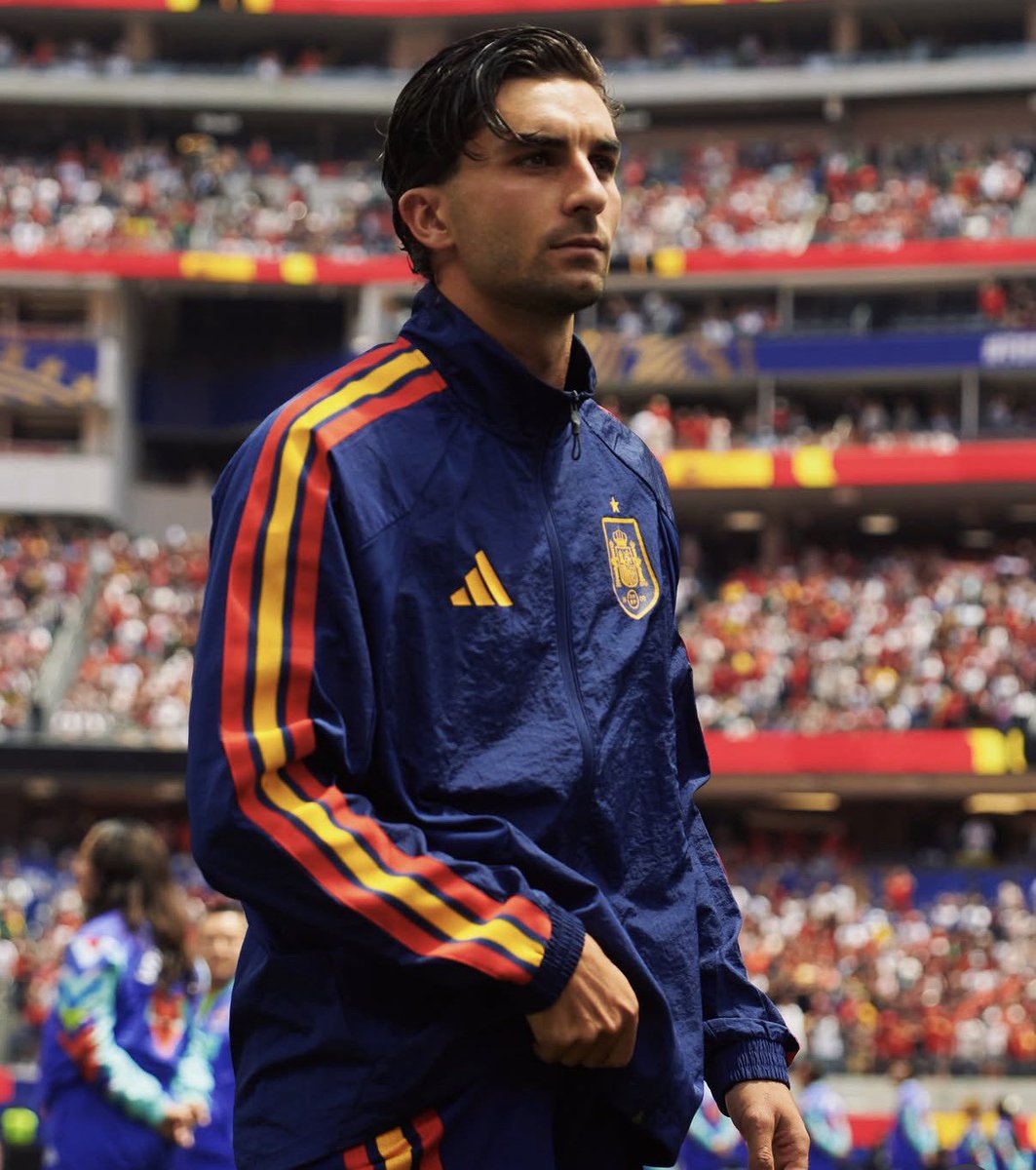 LigaFootbal's tweet photo. 🚨 OFFICIEL ! 🇪🇸

Ferran Torres, blessé, est remplacé par Carlos Espí en sélection A espagnole ! 🇪🇸✅

Le Parisien souffre de douleurs à la cheville gauche. https://t.co/GiRJgo5xxp