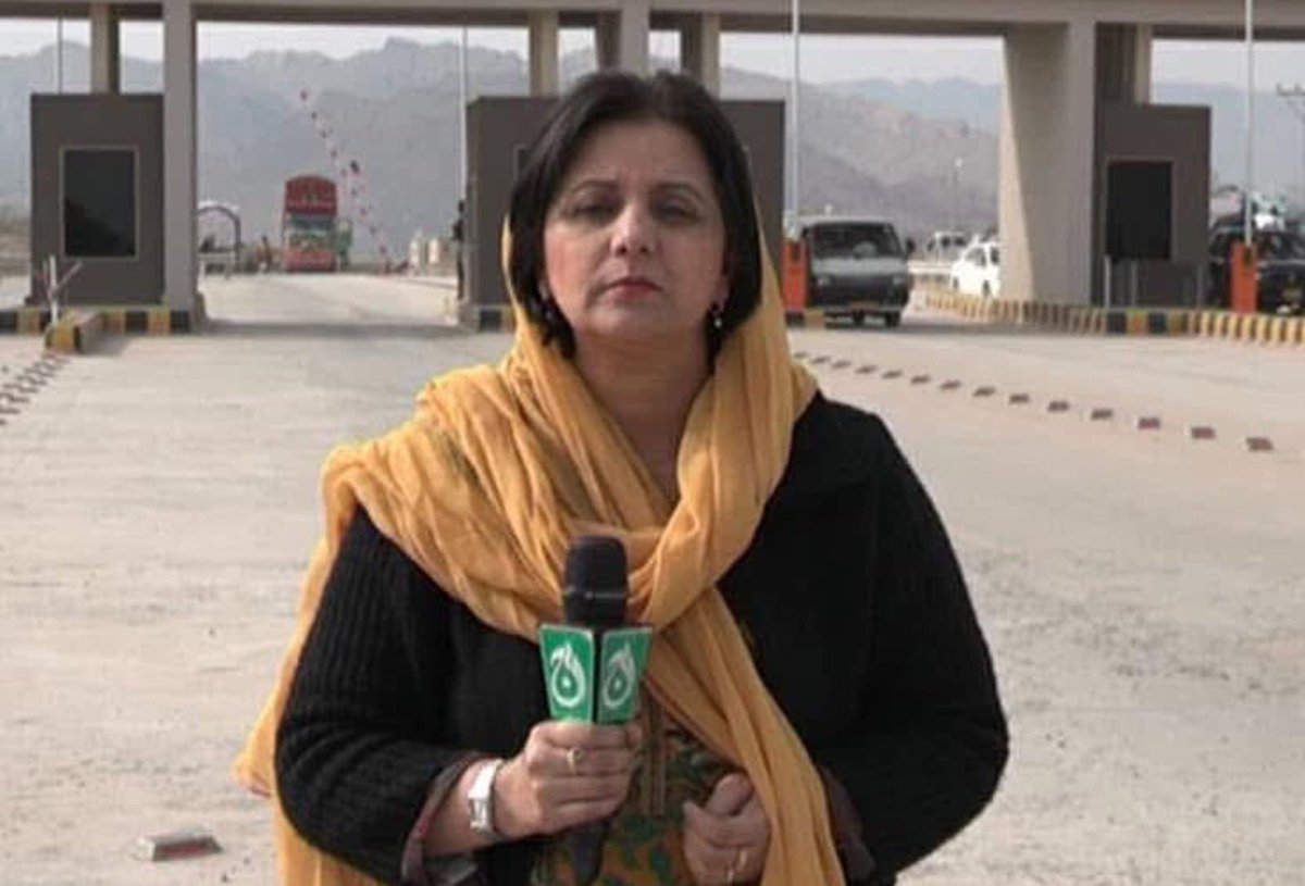 NewsgridPak's tweet photo. ناکام صحافی جھوٹ کے بغیر اپنی دکان نہیں چلا سکتے۔ نوکری جانا عام بات ہے، مگر اپنی ناکامی چھپانے کے لیے اداروں کو بدنام کرنا گھٹیا اور غیر پیشہ ورانہ حرکت ہے۔ 

#عورت_کارڈ #میڈیا_ڈرامہ https://t.co/GU0YikRsWx
