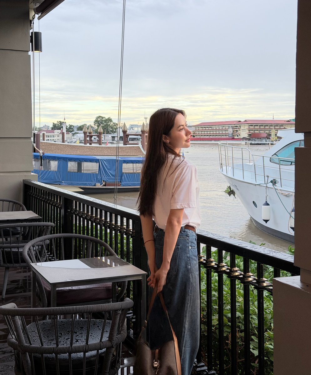 Milinyahhhh's tweet photo. สวัสดีเดือนตุลาคม✨ #Oct26WishtoMilin
   เข้าเดือนที่ 10 แล้ว กันยาน่ารักแค่ไหนไม่รู้แต่ตุลาคมนี้ขอให้น่ารักกับคุณทุกคนแบบเยอะๆเลยนะคะ หวังว่าจะมีวันที่ดีและสดใสบ่อยๆถึงแม้อากาศไม่เป็นใจ วันไหนฝนตกไม่ว่าจะอยู่ตรงไหนก็ขอให้มีร่มบังฝนให้เสมอ ถึงเปียกก็ไม่เป็นไรเนอะ เดี๋ยวก็แห้งอยู่ดี อย่าลืมรักษาเนื้อตัวและหัวใจให้อบอุ่นและปลอดภัยด้วยนะคะ ช่วงนี้ที่ไหนน้ำยังท่วมหรืออยู่ในพื้นที่เสี่ยงก็ดูแลตัวเองดีๆ ขอให้น้ำลดอย่างไวที่สุด ฝากความเป็นห่วงไปหา เบบี๋รับด้วยค้าบบ🙆🏻‍♀️555 แล้วไว้เจอกันเมื่อเราเจอกันนะคะ 
take careeee😊🤍
#NamneungMilinD