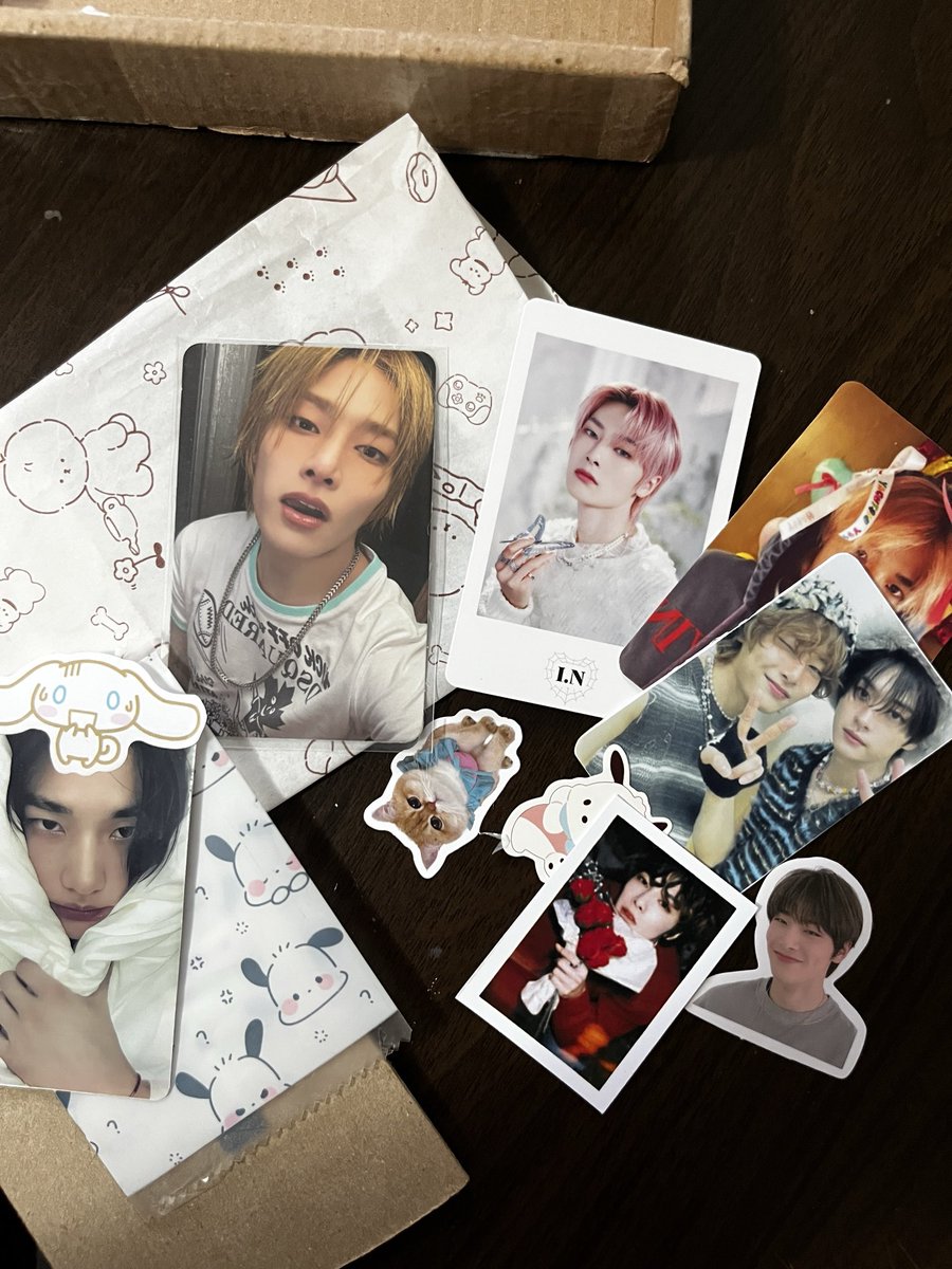 mafervianav's tweet photo. Happy Mail ❤️💌
Feedback super positivo para @sillyongbok 🫶🏼 Chegou tudo em perfeito estado, bem embalado e com brindes fofos. Obrigada por confiar e trocar cmg!!! https://t.co/QnGzax08X5