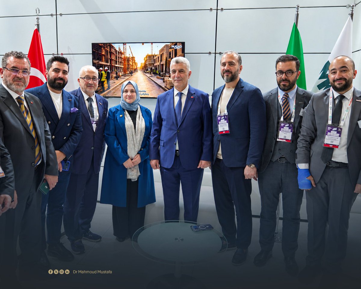 DMahmoudMustafa's tweet photo. من مشاركتنا في معرض MÜSİAD EXPO بإسطنبول.

أجرينا لقاءات مع وزير التجارة التركي د. عمر بولاط، وممثلي عدد من الوزارات التركية، لبحث آفاق التعاون الاقتصادي وتوسيع الشراكات والاستثمار، بحضور السفير السوري والقنصل العام في #إسطنبول. https://t.co/7AnkE0vI1P