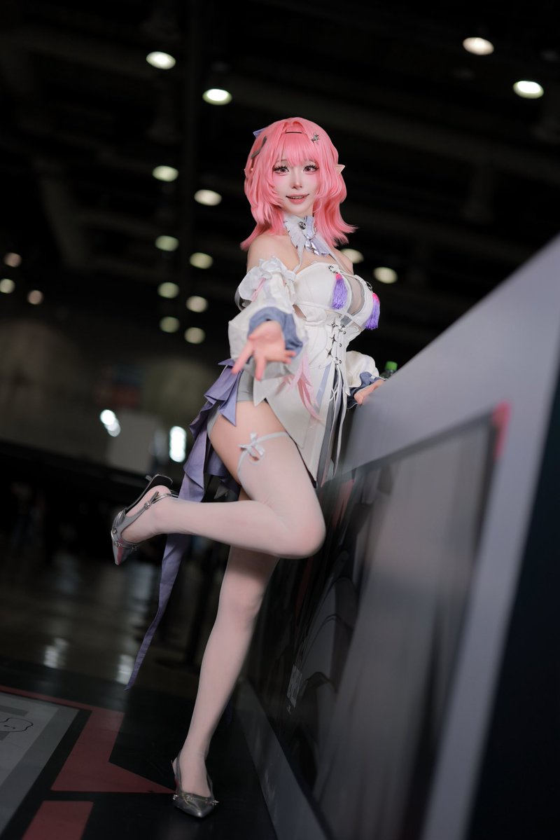 ongi_cosplay's tweet photo. Two to tango🪽

#zzzero #remielle https://t.co/MmpbRdZkPS