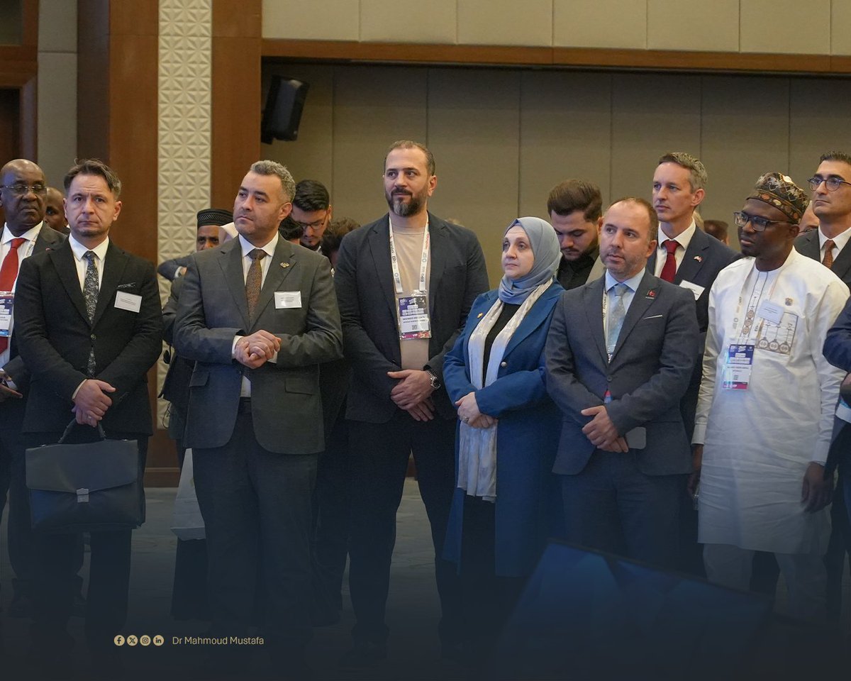 DMahmoudMustafa's tweet photo. من مشاركتنا في معرض MÜSİAD EXPO بإسطنبول.

أجرينا لقاءات مع وزير التجارة التركي د. عمر بولاط، وممثلي عدد من الوزارات التركية، لبحث آفاق التعاون الاقتصادي وتوسيع الشراكات والاستثمار، بحضور السفير السوري والقنصل العام في #إسطنبول. https://t.co/7AnkE0vI1P
