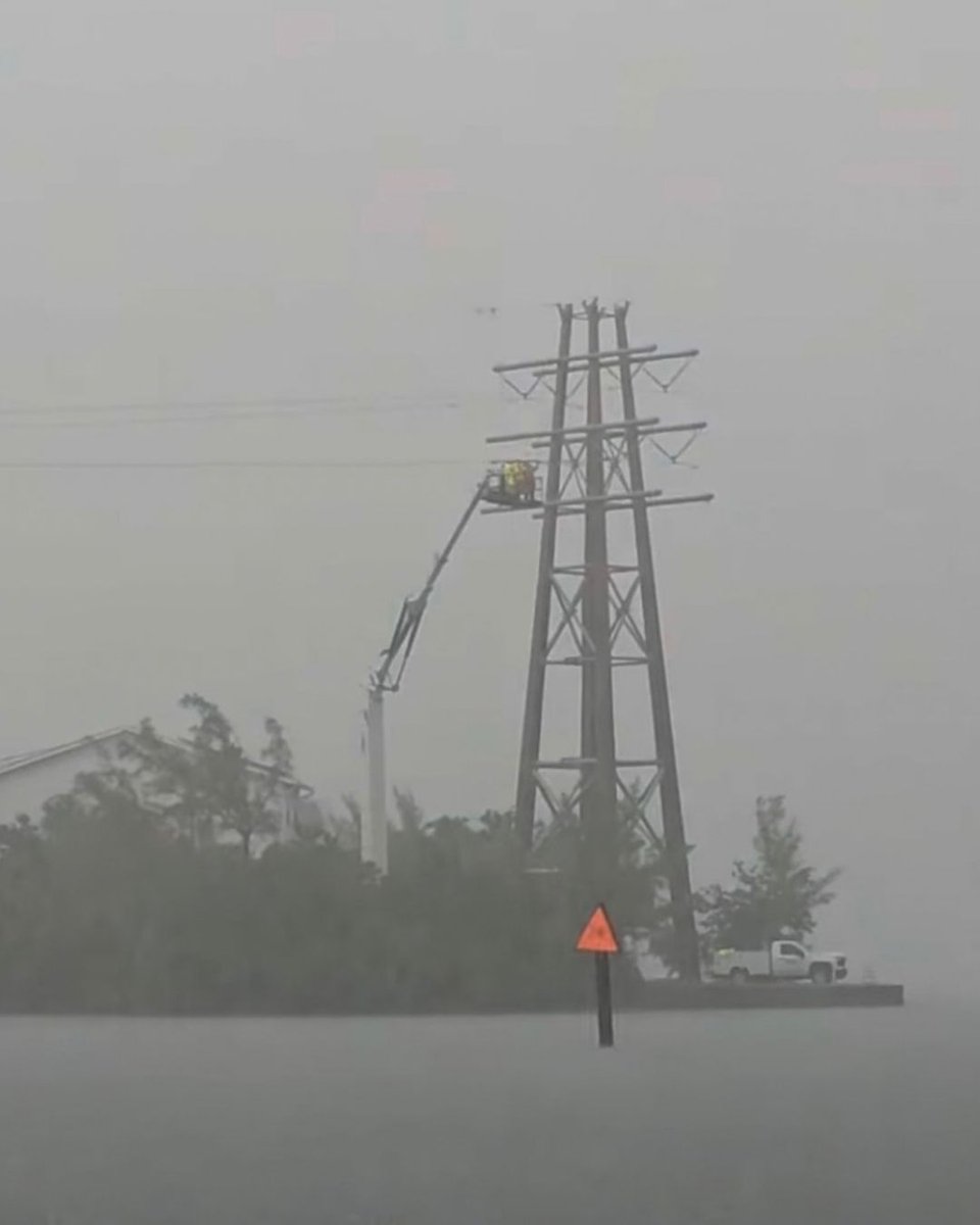 KeysEnergy's tweet photo. KEYS’ crews repaired powerlines this week near Garrison Bight marina after a sailboat downed them on Friday, September 19. Crews restrung approximately 275 feet of line over the course of three days. #PoweringParadise https://t.co/8LHu4JZY8k