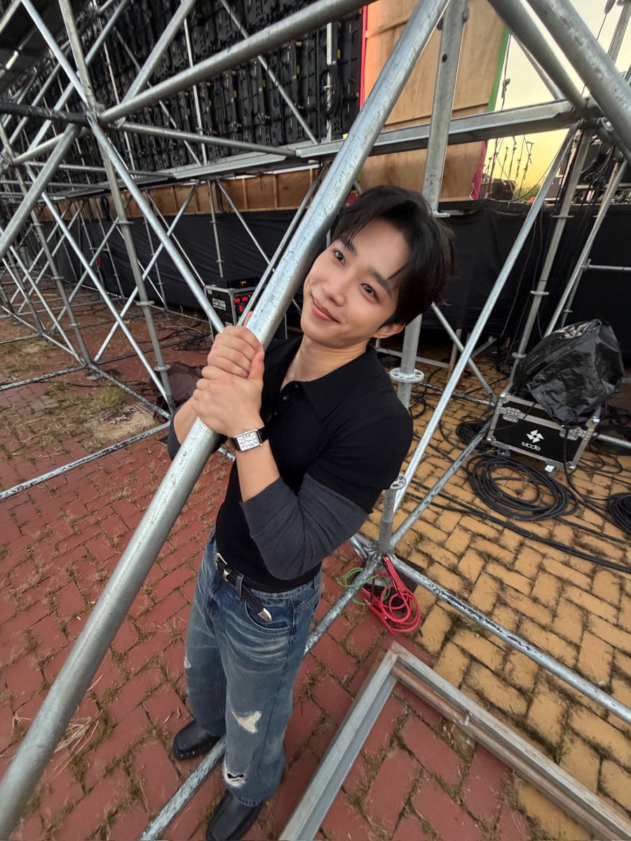 NFlyingofficial's tweet photo. BUSAN INTERNATIONAL ROCK FESTIVAL❤️

#NFlying #엔플라잉 #서동성 #SeoDongSung https://t.co/ItxAF3UfYd