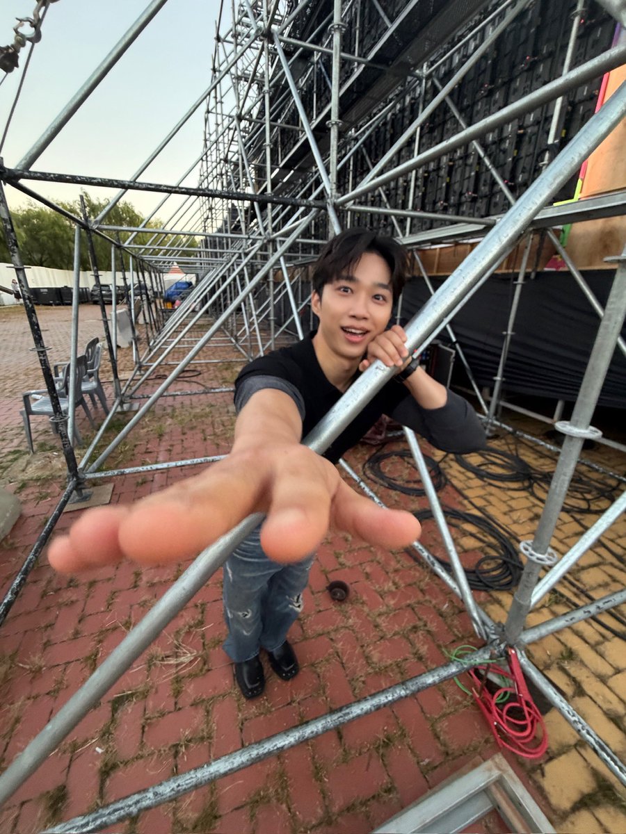NFlyingofficial's tweet photo. BUSAN INTERNATIONAL ROCK FESTIVAL❤️

#NFlying #엔플라잉 #서동성 #SeoDongSung https://t.co/ItxAF3UfYd