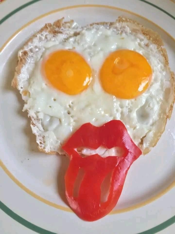 loontunesacts's tweet photo. Buen día, familia, les traigo su desayuno para que inicien el día con todo y así. 😍

Me presento, soy la jefa que está en la main, cualquier cosa relacionada con aus, cupos o mutaciones me hablan por allá. A la de acts vengo a jugar (molestar) los lunes, miércoles y viernes. https://t.co/DxdkXRmFGf
