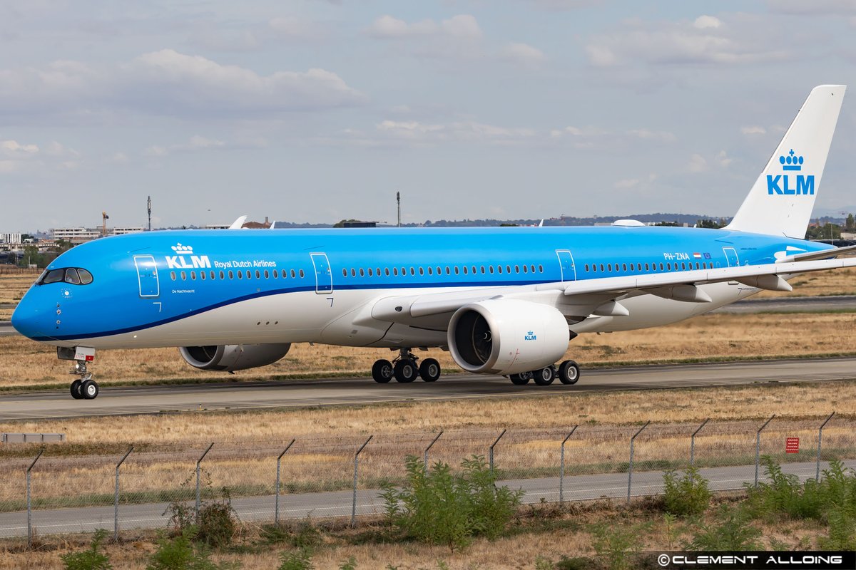 CAlloing's tweet photo. Here we go !! The first @Airbus #A350 for @KLM is now on her delivery flight to her new home base @Schiphol as #KLM350 ! You can follow the delivery flight on @AirNavRadar #Avgeeks #Avgeek #PHZNA https://t.co/u4HgITYKrW
