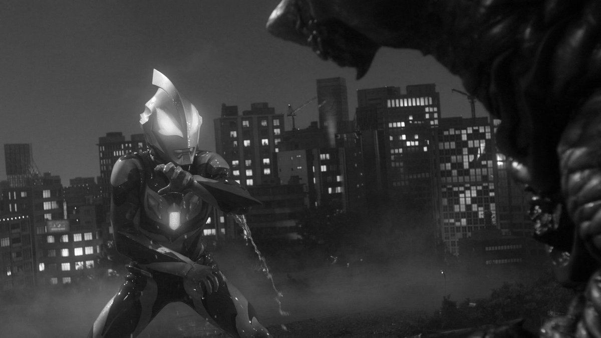 cosmos037278151's tweet photo. モニターの設定で彩度下げて白黒でウルトラマンジードの1話見ると5割増しで特撮がリアルかつ怪しい雰囲気マシマシでクソおもろいからオススメ。 https://t.co/eGZsM7PGHC
